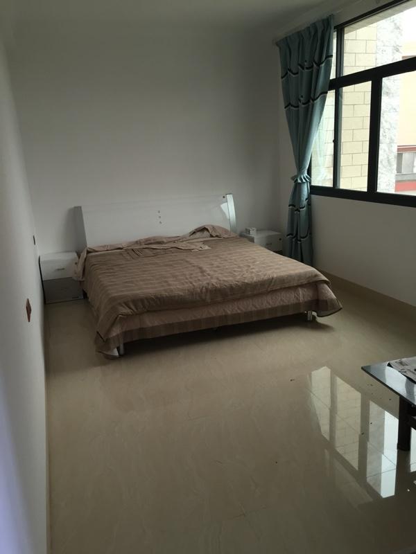 聽說這樣的農村別墅在福建省非常普通，簡裝接地氣，樓梯有檔次！