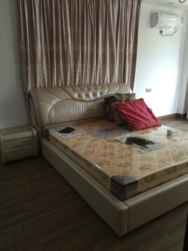 聽說這樣的農村別墅在福建省非常普通，簡裝接地氣，樓梯有檔次！