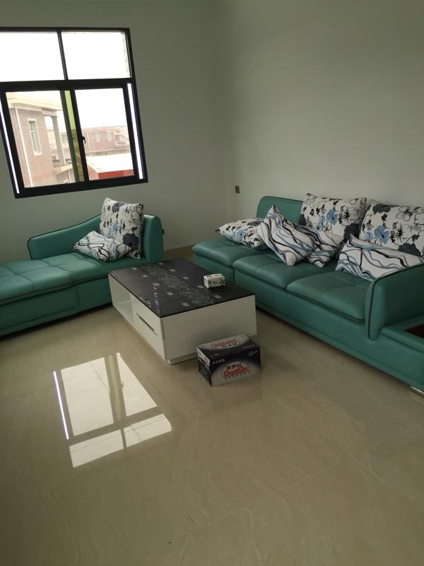 聽說這樣的農村別墅在福建省非常普通，簡裝接地氣，樓梯有檔次！