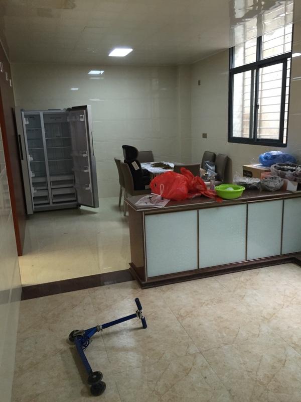 聽說這樣的農村別墅在福建省非常普通，簡裝接地氣，樓梯有檔次！