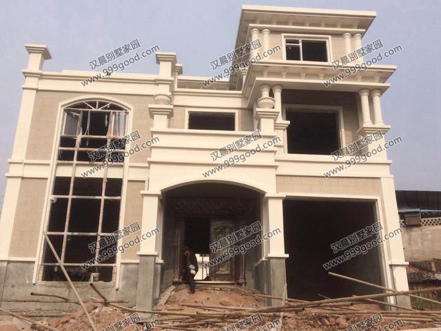 真嗨啊！建成這棟農村別墅，人生達到了巔峰，父母都笑得合不攏嘴！