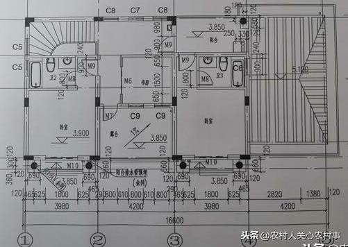 現代豪華兩層別墅設計圖，外觀造型較古典淡雅，創新設計，方正實用