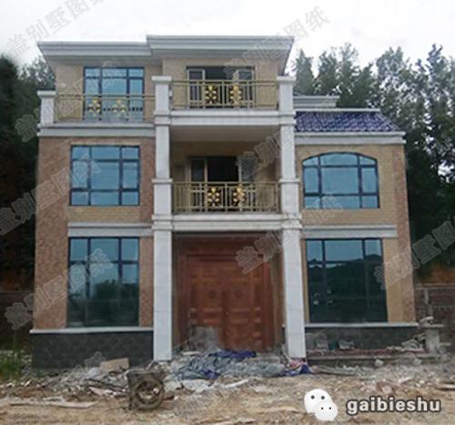 經濟實用農村三層自建房設計圖紙，設計簡約大方，屬于簡歐風格，臥室很多