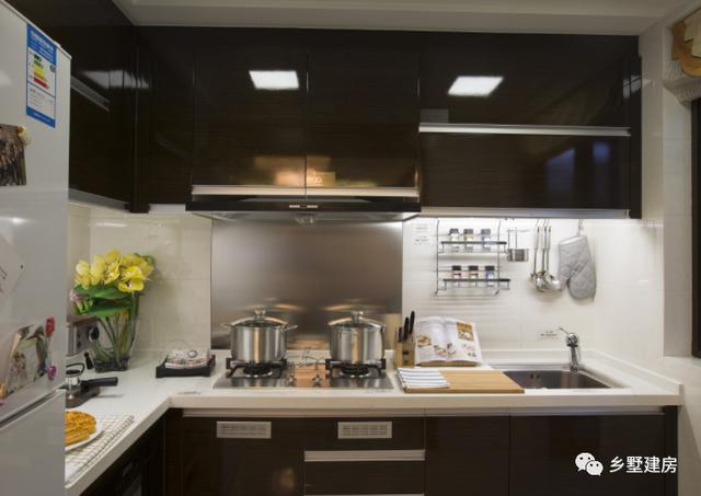 推薦一款三層別墅設計圖，設計更美觀和合理，非常大氣