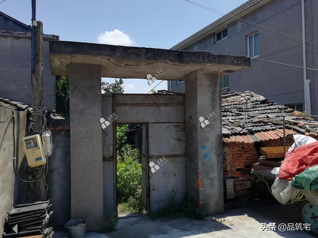 二層現代風格別墅，既舒適實用又簡潔耐看，全村第一棟，引領別墅新潮流！