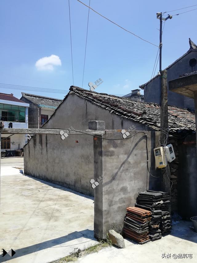 二層現代風格別墅，既舒適實用又簡潔耐看，全村第一棟，引領別墅新潮流！