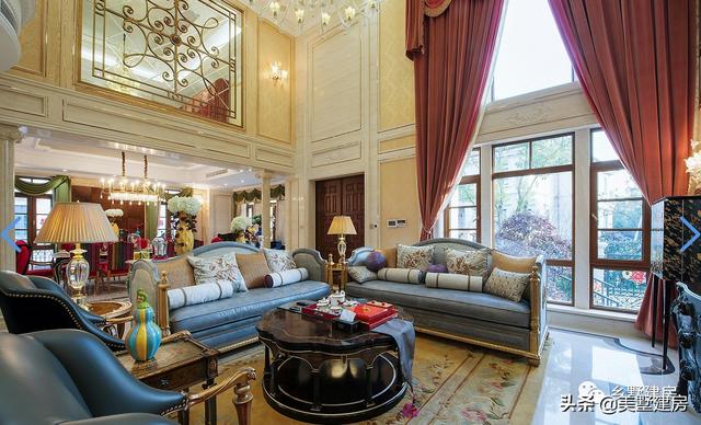 經典歐式二層別墅設計圖，外形獨特，造型美觀，農村生活想低調都不行！