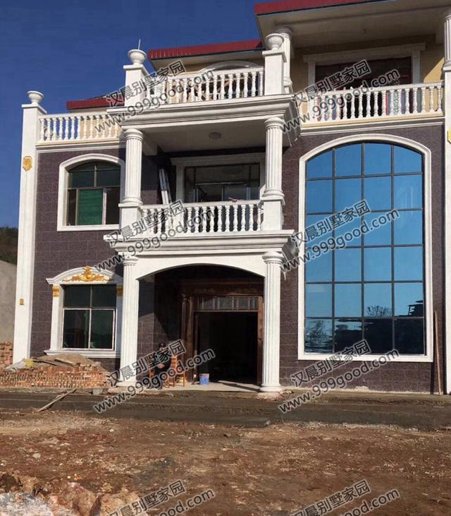 占地131平三層農村自建房，兩種外觀配色方案，無論哪種都是不易過時。