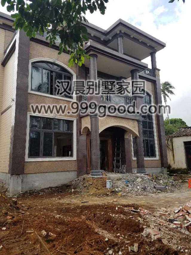 占地131平三層農村自建房，兩種外觀配色方案，無論哪種都是不易過時。