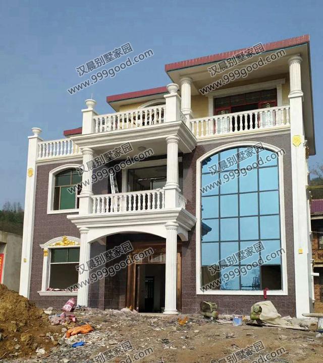 占地131平三層農村自建房，兩種外觀配色方案，無論哪種都是不易過時。