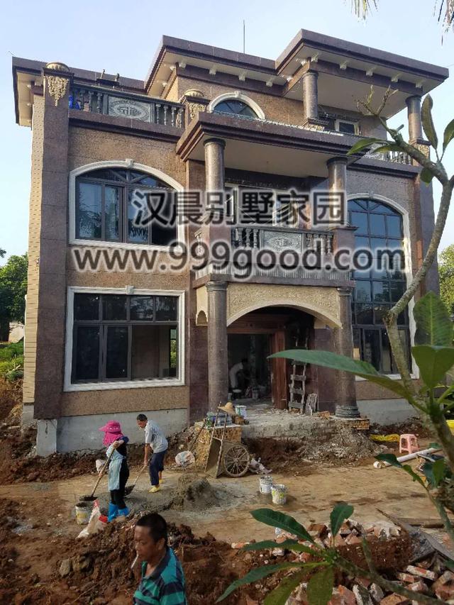 占地131平三層農村自建房，兩種外觀配色方案，無論哪種都是不易過時。