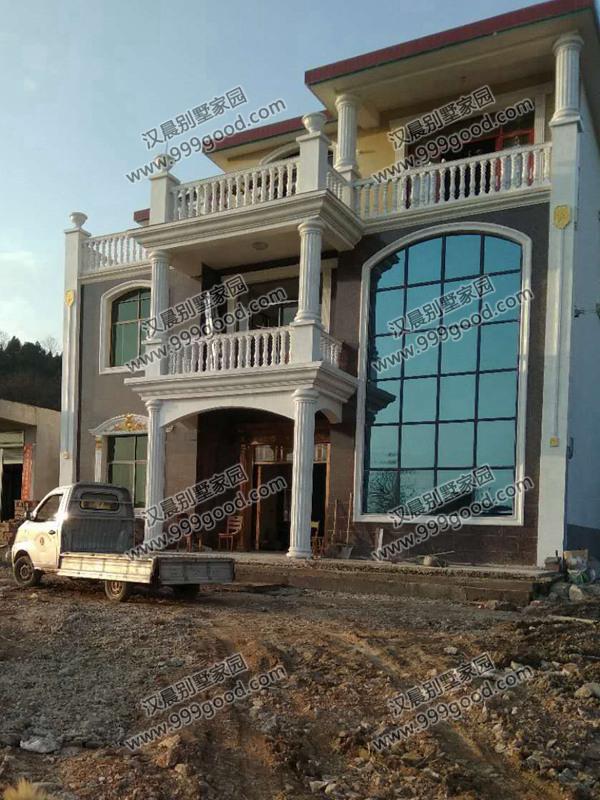 占地131平三層農村自建房，兩種外觀配色方案，無論哪種都是不易過時。