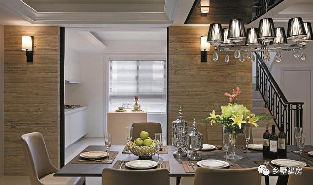 現代風格三層別墅，大玻璃窗設計，室內亮堂，窄面寬也能走路帶風。