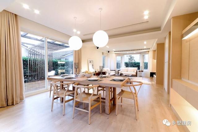 簡(jiǎn)歐風(fēng)別墅設(shè)計(jì)圖，11X9.6米帶閣樓設(shè)計(jì)別具一格，適合農(nóng)村自建！