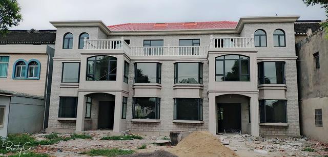 雙拼別墅設(shè)計(jì)圖，湖南兄弟合建，實(shí)惠又大氣，村里人人羨慕又夸贊