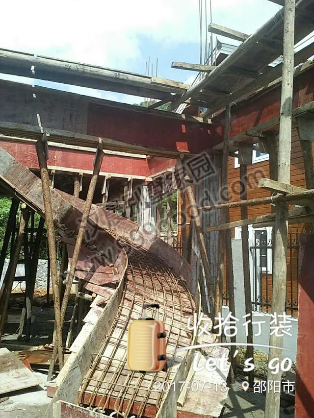 農(nóng)村小開間別墅設(shè)計圖，帶旋轉(zhuǎn)樓梯，挑空客廳，非常漂亮