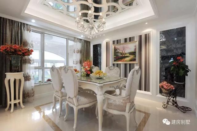 開間17.3×11.3米農村別墅設計圖，室外設有大露臺和較小的觀景式涼亭，涼亭處也可滿足下雨天的晾曬需要。