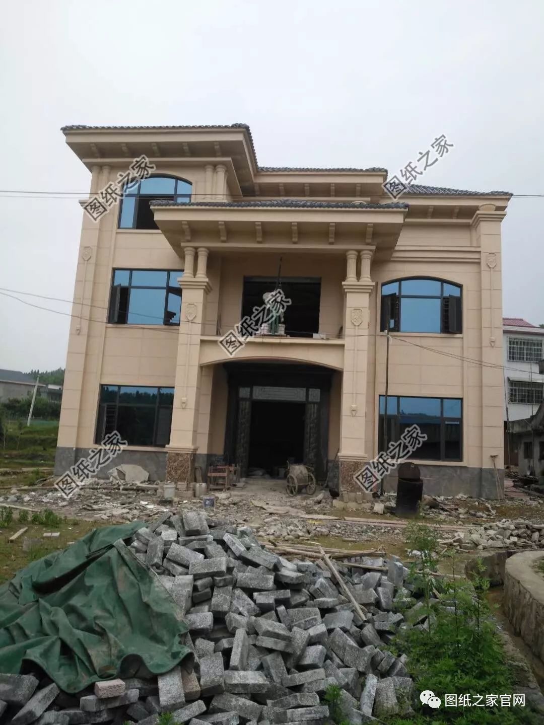 廣西農(nóng)村自建三層別墅豪宅，附設(shè)計圖和建好的實拍圖【建房實拍】