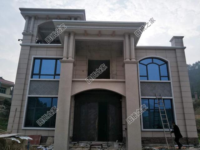 三層歐式豪宅完工實(shí)拍圖，有錢了我也要建一棟這樣的別墅