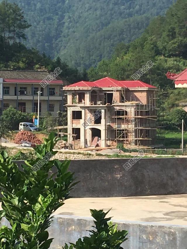 三層歐式豪宅完工實(shí)拍圖，有錢了我也要建一棟這樣的別墅