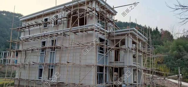 三層歐式豪宅完工實(shí)拍圖，有錢了我也要建一棟這樣的別墅