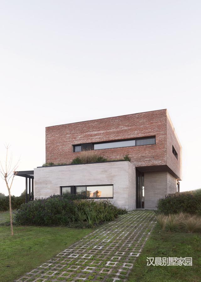 國外二層個(gè)性別墅效果圖，符合中國人的喜歡嗎