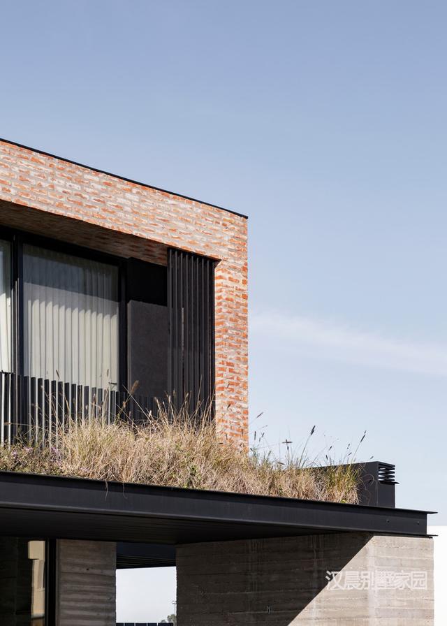 國外二層個(gè)性別墅效果圖，符合中國人的喜歡嗎