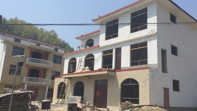 陜西回農(nóng)村自建房，48萬建3層小樓，超值