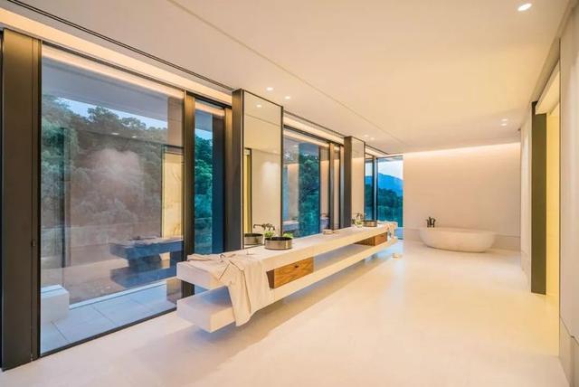 全球頂級別墅，售價2.5億，從沒見過這么驚艷的泳池