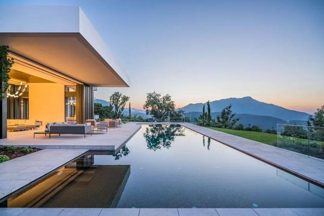 全球頂級別墅，售價2.5億，從沒見過這么驚艷的泳池