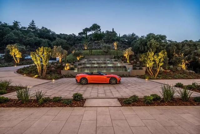 全球頂級別墅，售價2.5億，從沒見過這么驚艷的泳池