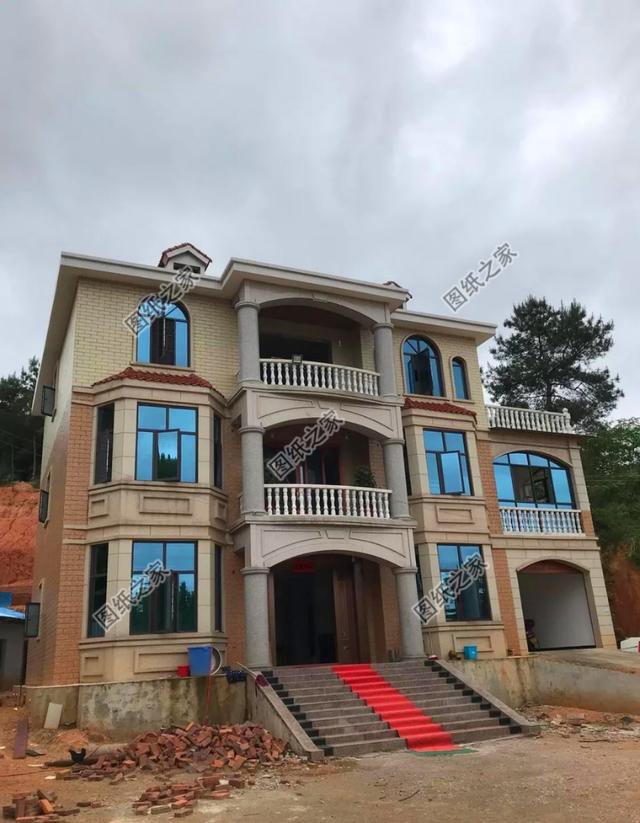 140平簡(jiǎn)歐三層別墅建造實(shí)拍圖，附戶型設(shè)計(jì)圖，豪