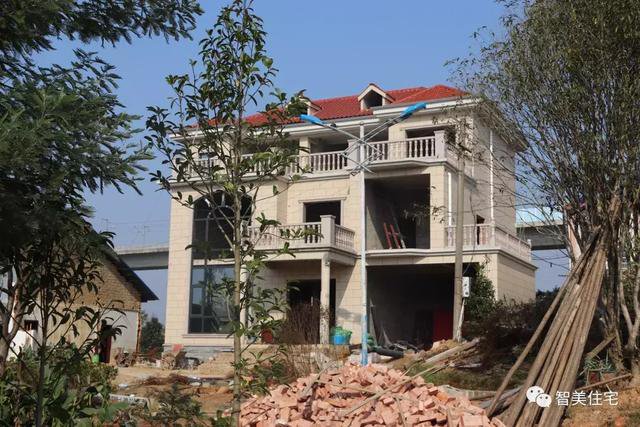 湖南農村別墅三層樓完工實拍，主體花了50萬