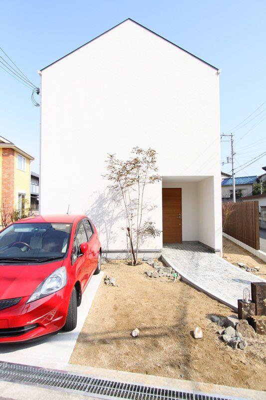 國外屋頂下沉式的農村自建房，超薄，好看時尚