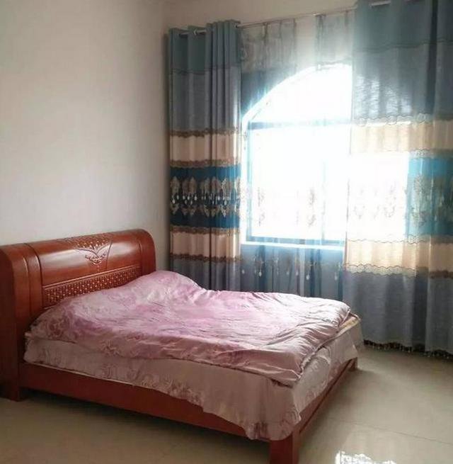 農村三層平屋頂樓房建造實拍，完工圖真漂亮，總共花了59萬