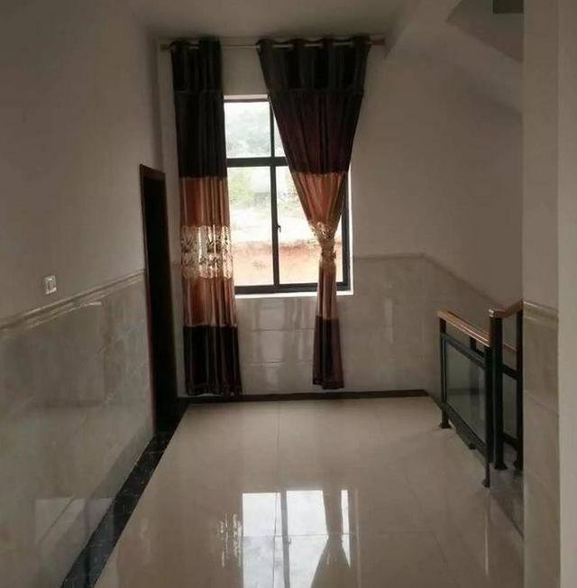 農村三層平屋頂樓房建造實拍，完工圖真漂亮，總共花了59萬