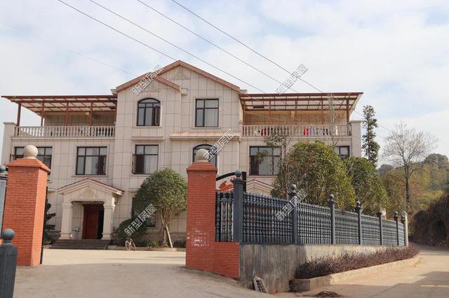 湖南小張曬農(nóng)村別墅，一棟比一棟漂亮，網(wǎng)友：羨慕不是房是宅基地