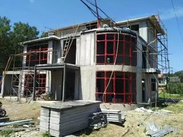 農(nóng)民自建房鋼結(jié)構(gòu)別墅，每平米造價(jià)僅1500，還做什么磚混框架！