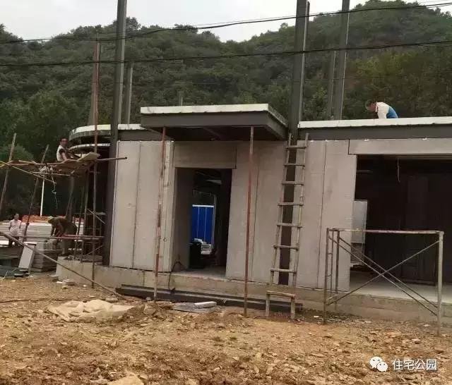 農(nóng)民自建房鋼結(jié)構(gòu)別墅，每平米造價(jià)僅1500，還做什么磚混框架！