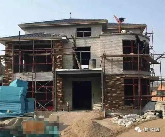 農(nóng)民自建房鋼結(jié)構(gòu)別墅，每平米造價(jià)僅1500，還做什么磚混框架！