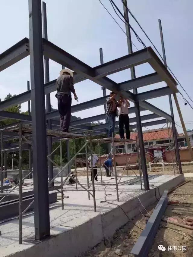 農(nóng)民自建房鋼結(jié)構(gòu)別墅，每平米造價(jià)僅1500，還做什么磚混框架！