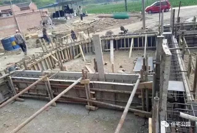 農(nóng)民自建房鋼結(jié)構(gòu)別墅，每平米造價(jià)僅1500，還做什么磚混框架！