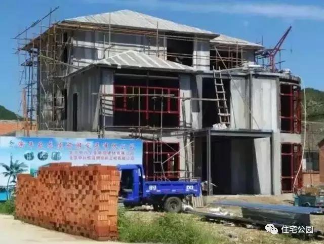 農(nóng)民自建房鋼結(jié)構(gòu)別墅，每平米造價(jià)僅1500，還做什么磚混框架！
