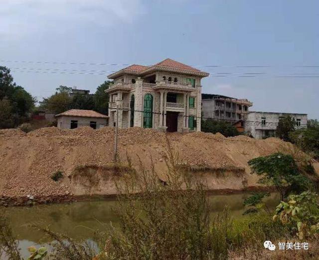 驚艷的歐式三層豪宅設計戶型方案圖，主體+外裝70萬