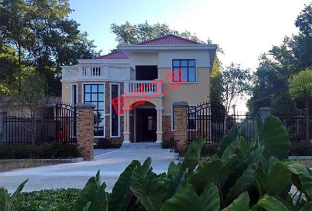 二層農(nóng)村自建房實(shí)拍圖，仔細(xì)對(duì)比效果圖后，沒想到是這樣的