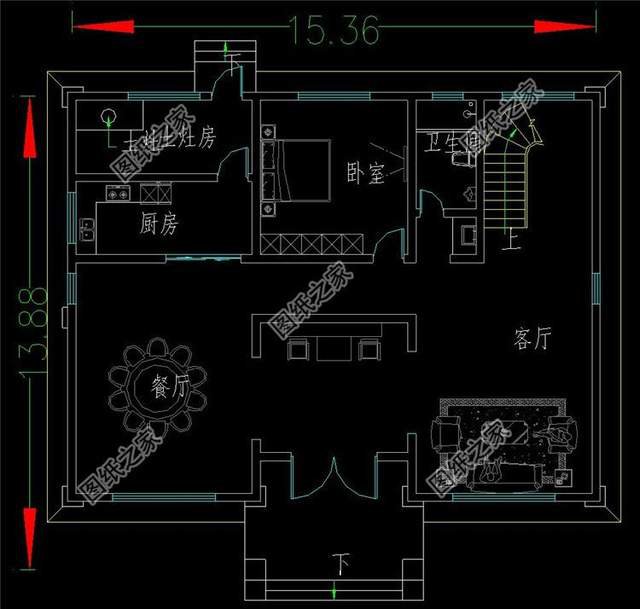 帶羅馬柱的三層別墅，文化深遠，大氣外觀